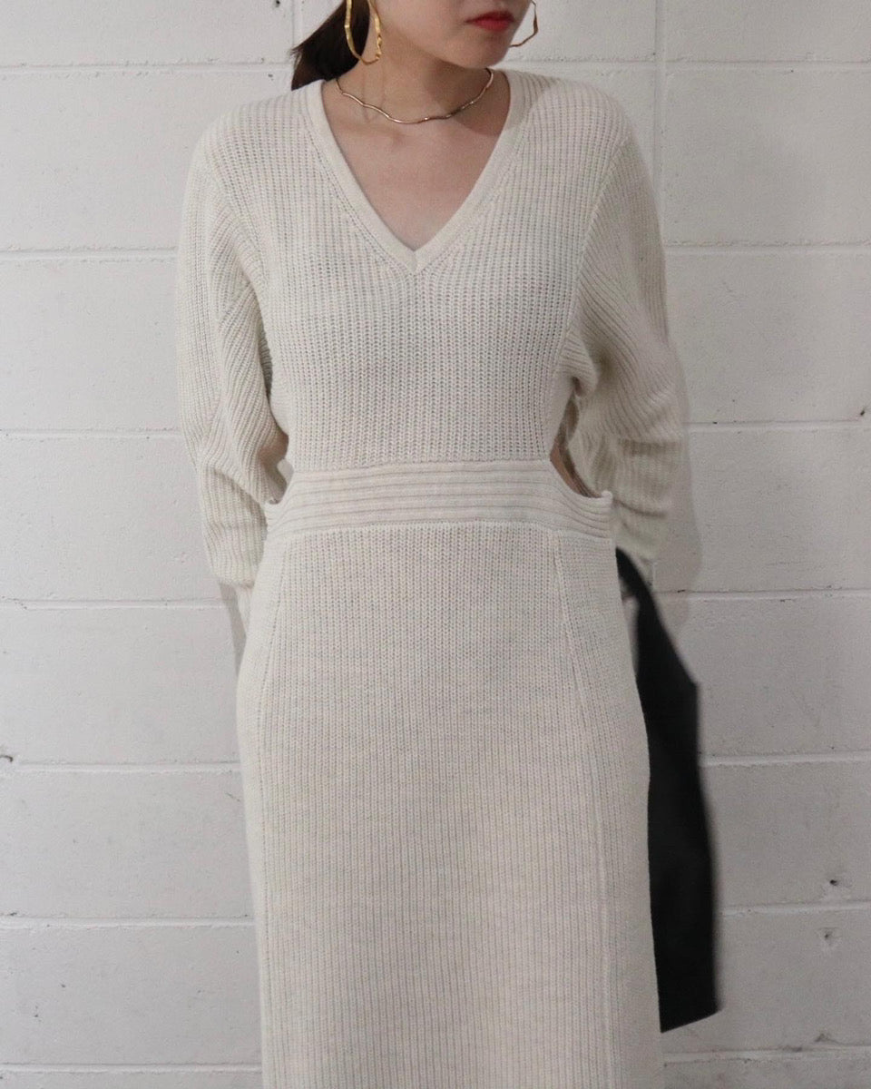 CUTTING KNIT DRESS