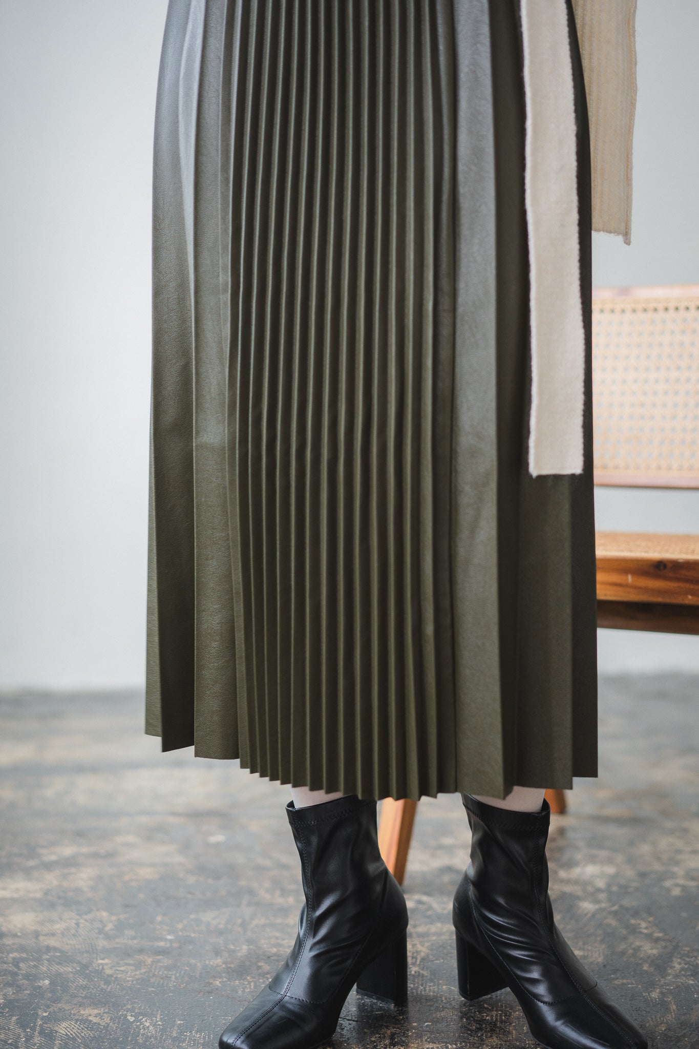 PLEAT LEATHER SKIRT