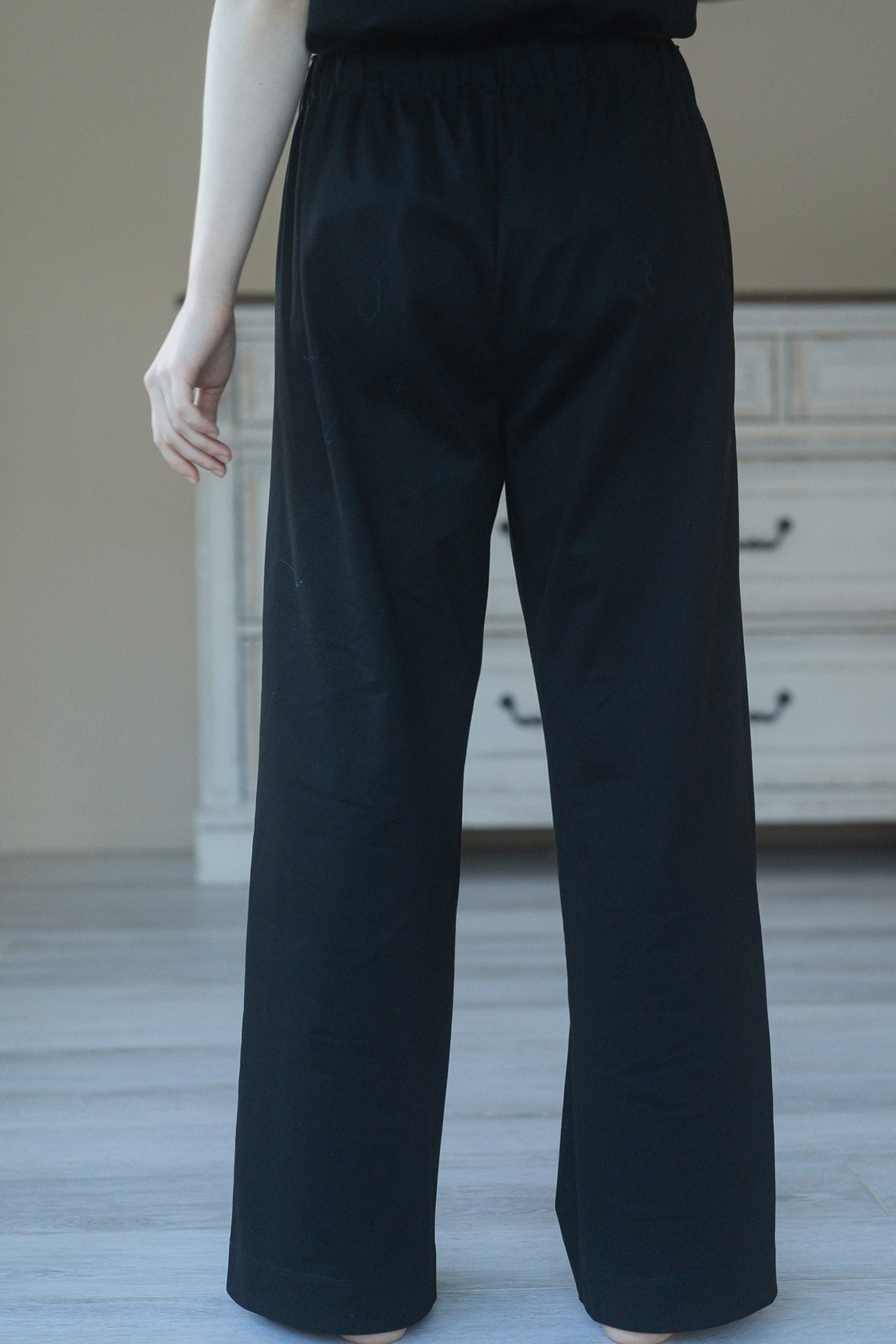 PIN TUCK WIDE PANTS[BLACK]