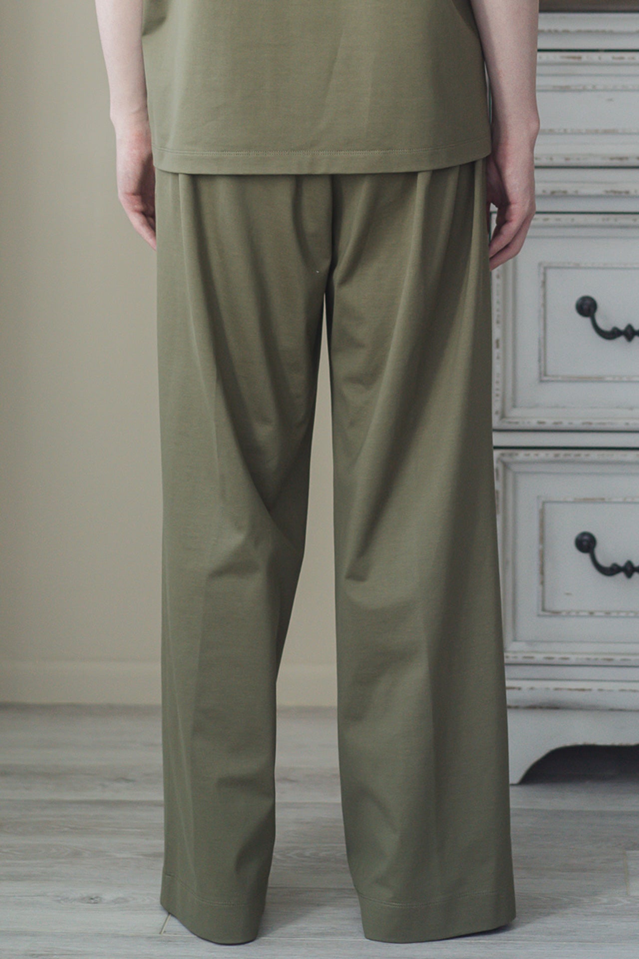 PIN TUCK WIDE PANTS[KHAKI]