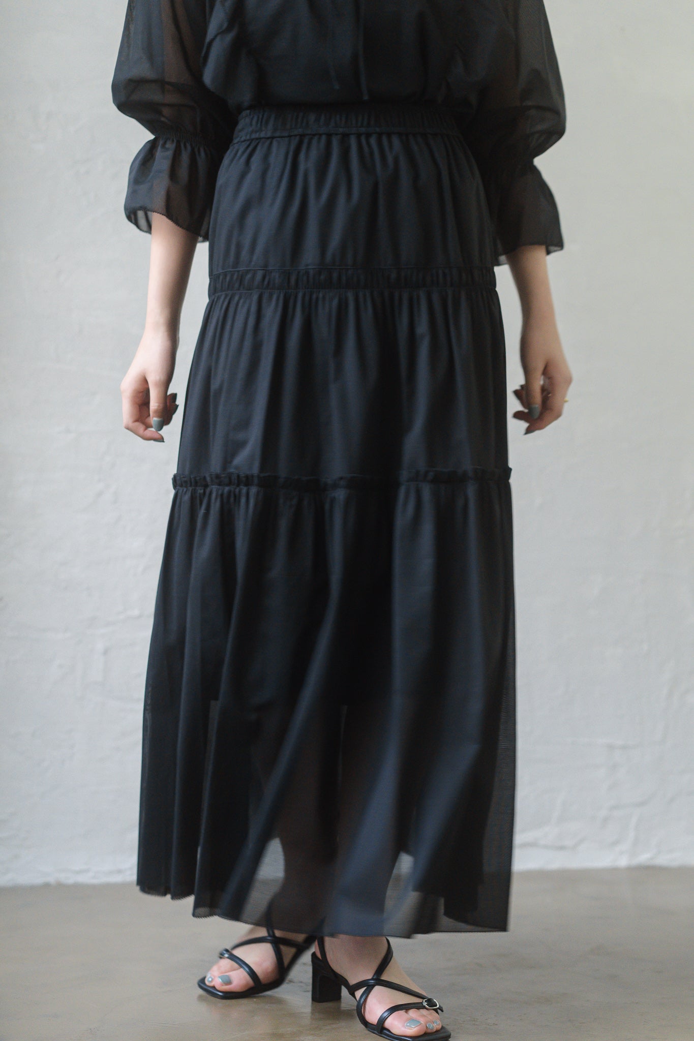 TIERED GATHER SKIRT[BLACK]