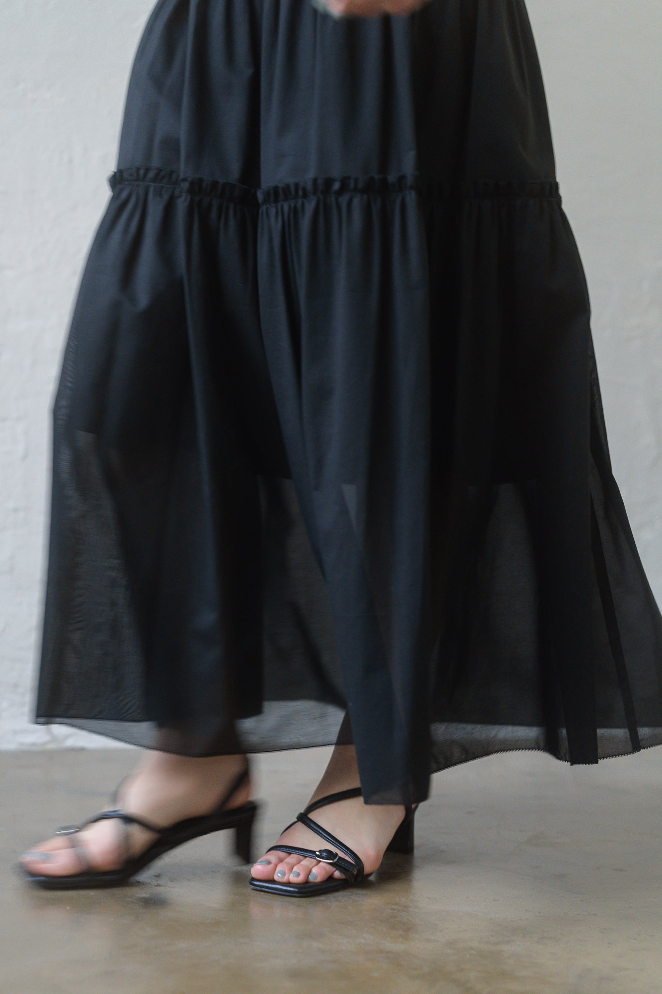 TIERED GATHER SKIRT[BLACK]